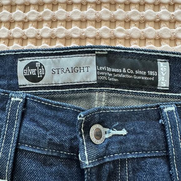 Levi's Men's Straight Denim Jeans 34x30 Silver Tab Dark Wash 90s Street Style - Picture 6 of 9